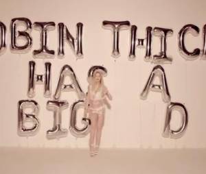 Lily Allen : clin d'oeil à Robin Thicke et le clip de Blurred Lines dans son clip de Hard Out Here