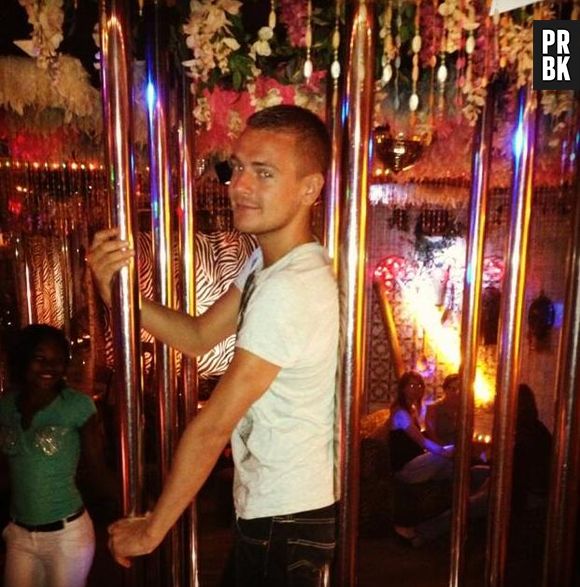 Ayem Nour relance son clash avec Jeremstar dans Le Mag de NRJ 12