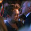 Robert Pattinson, avec une inconnue au gala de charité GO GO à Los Angeles, le 14 novembre 2013
