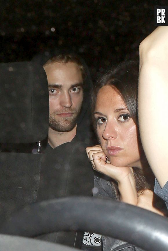 Robert Pattinson a choisi de se laisser pousser un bouc