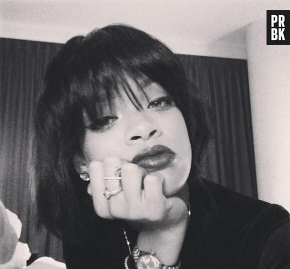 Rihanna : finie la coupe mulet, place au carré court rétro