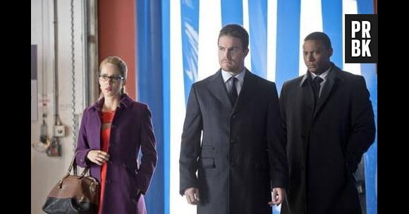 Arrow saison 2 : Oliver Queen se fait des amis
