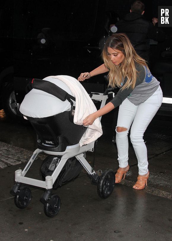 Kim Kardashian en balade avec North à New York