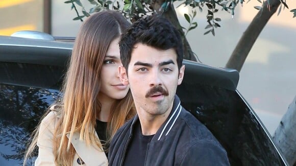Joe Jonas moustachu : notre sélection pour la fin du Movember