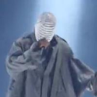 Kanye West : une fan l&#039;interpelle en plein concert, il la fait virer