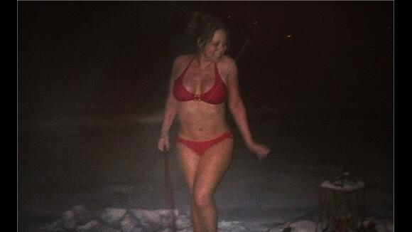 Mariah Carey : en bikini en plein hiver... pour promener son chien