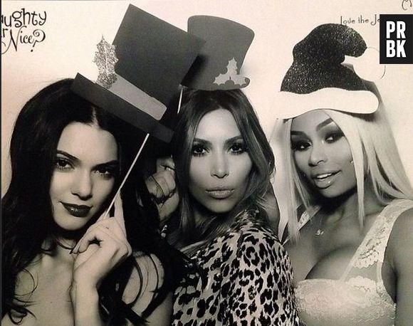 Les soeurs Kardashian, sexy pour leur soirée "naughty or nice" de Noël 2013