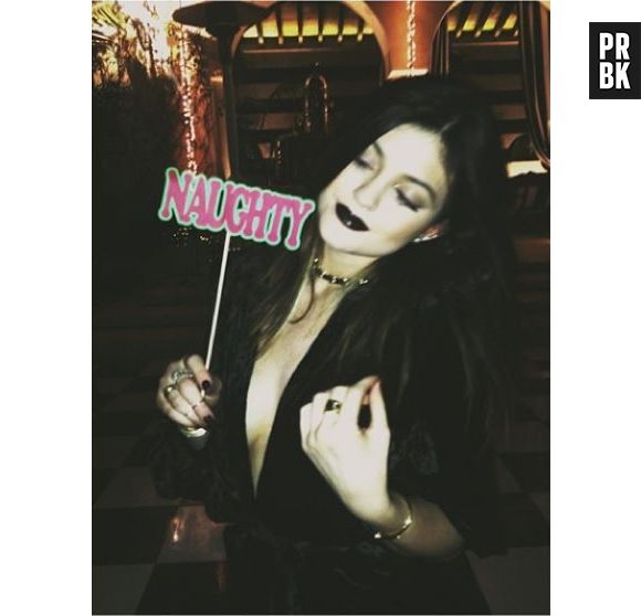 Les soeurs Kardashian, sexy pour leur soirée "naughty or nice" de Noël 2013