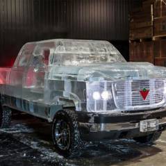 Incroyable : un pick-up entièrement sculpté en glace et parfaitement fonctionnel