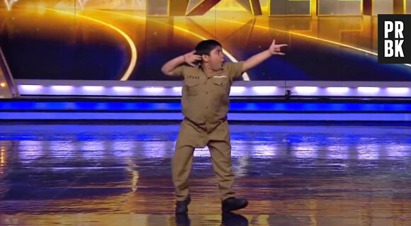 Un gamin impressionne le jury de l'Inde a un incroyable talent