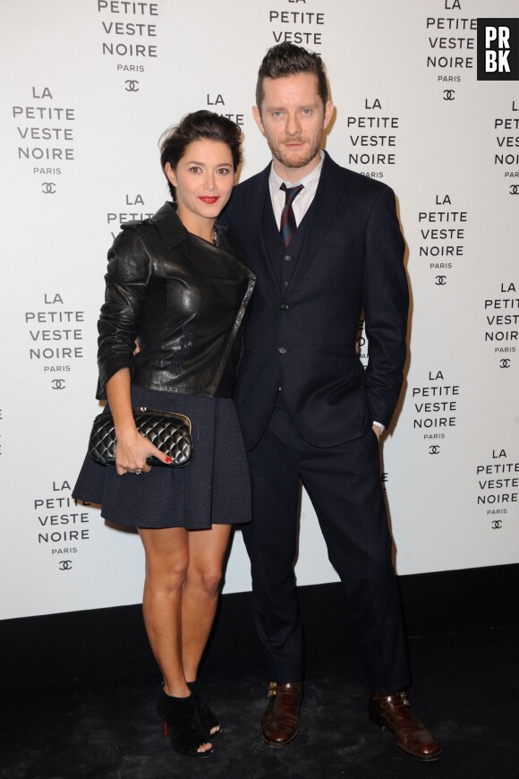 Emma de Caunes et Jamie Hewlett à l'exposition "Chanel, la petite veste noire", le 8 novembre 2012 à Paris