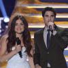 Lucy Hale et Darren Criss sur la scène des Teen Choice Awards 2013