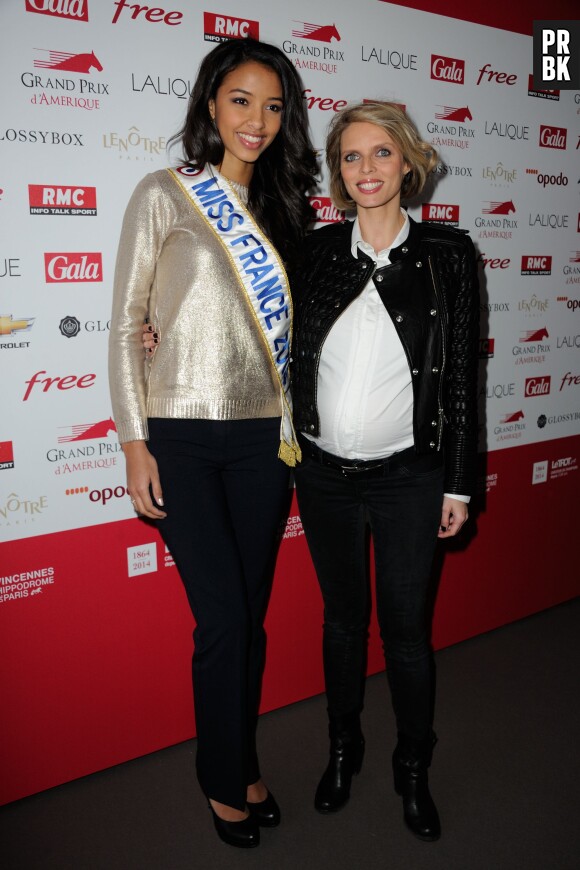 Flora Coquerel (Miss France 2014)et Sylvie Tellier sur le tapis rouge du Grand Prix d'Amérique à l'hippodrome de Vincennes, le 26 janvier 2014