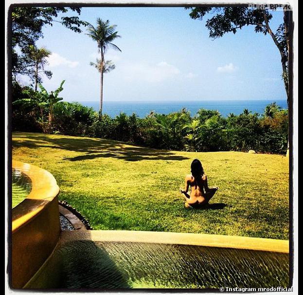 Michelle Rodriguez nue dans son jardin sur Instagram
