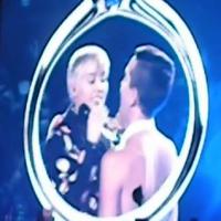 Miley Cyrus se moque de ses fiançailles avec Liam Hemsworth en plein concert