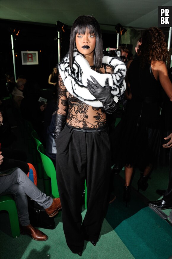 Rihanna : dentelle et fourrure à la Fashion Week de Paris, le 1er mars 2014