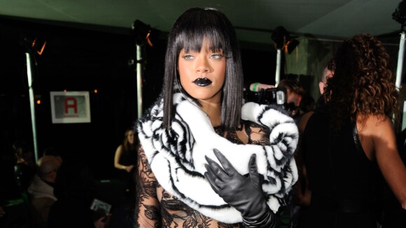 Rihanna sans soutif' mais avec de la fourrure : look osé pour le défilé Gaultier
