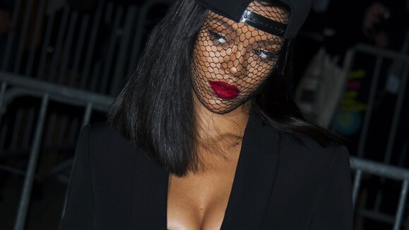 Rihanna et Kanye West admirent Kendall Jenner sur le podium Givenchy à Paris