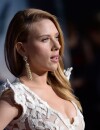 Scarlett Johansson met ses seins en avant à l'avant-première de Captain America 2 le 13 mars 2014