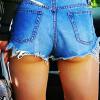 Rita Ora, gros plan sur ses fesses en mini-short sur Instagram