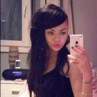 Niia Hall - selfies sexy en nuisette transparente et clash: &quot;J&#039;te n*que ta race&quot;