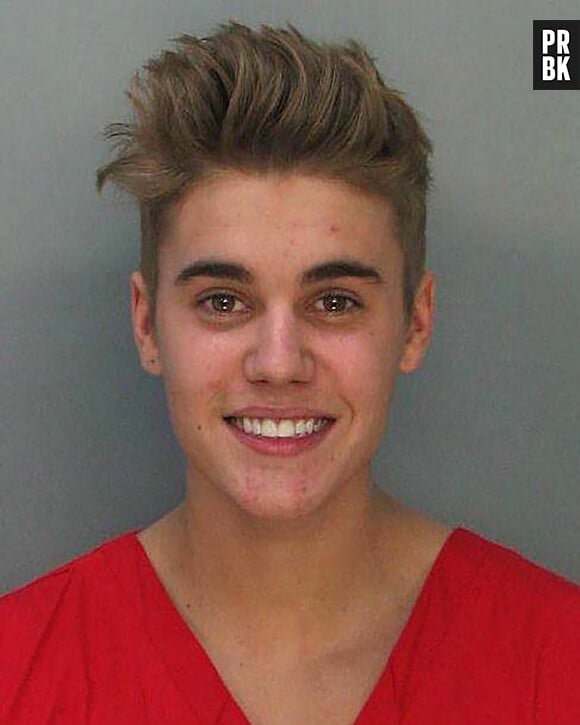 Justin Bieber : mugshot boutonneux après son arrestation à Miami, le 23 janvier 2014