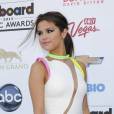Selena Gomez sublime sur le tapis rouge des Billboard Awards 2013