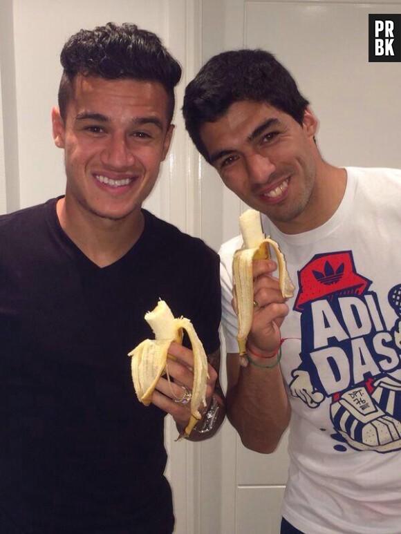 Luis Suarez et Coutinho ont "la banane" en soutien à Dani Alves