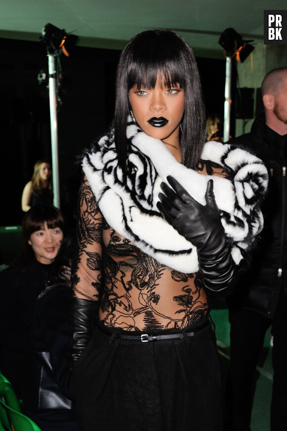 Rihanna : sa poitrine critiquée