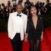 Beyoncé et Jay Z : main dans la main sur le tapis rouge du Met Gala 2014
