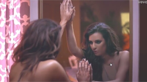 Lea Michele : On my way, le clip estival sexy et amoureux