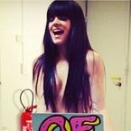 Lily Allen : danse sexy et topless sur Instagram