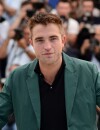  Robert Pattinson prend la pose au Festival de Cannes 2014, le dimanche 18 mai 