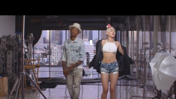 Miley Cyrus : apparition sage dans Come Get It Bae, le clip de Pharrell Williams