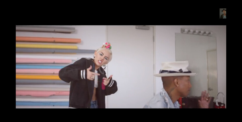 Miley Cyrus délirante aux côtés de Pharrell Williams dans Come Get It Bae