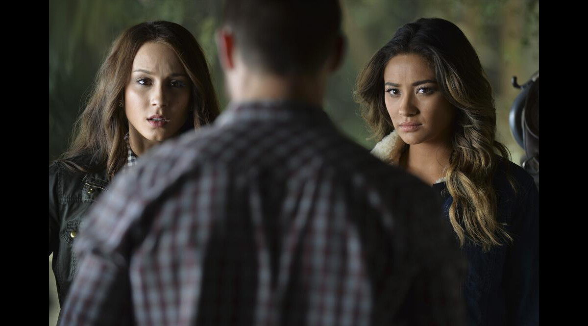 Photo : Pretty Little Liars saison 5, épisode 8 : Emily et Spencer face