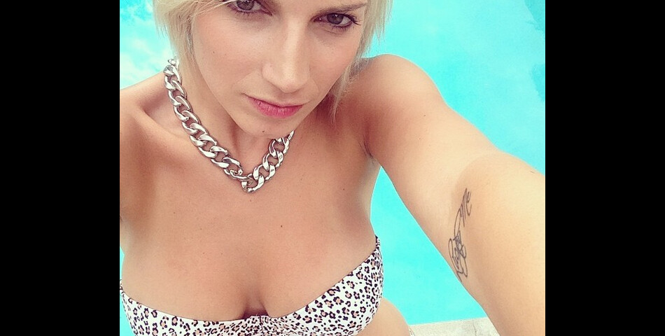 Nadège Lacroix sexy en bikini sur Instagram, le 4 août 2014