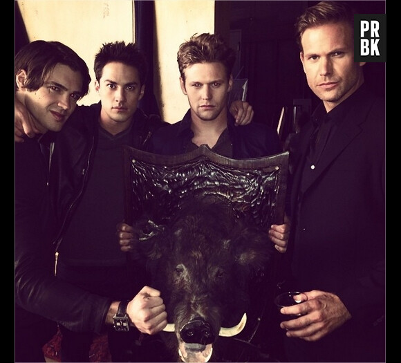Steven R. McQueen, Michael Trevino, Zach Roerig et Matt Davis lors d'une séance photo pour la saison 6 de Vampire Diaries