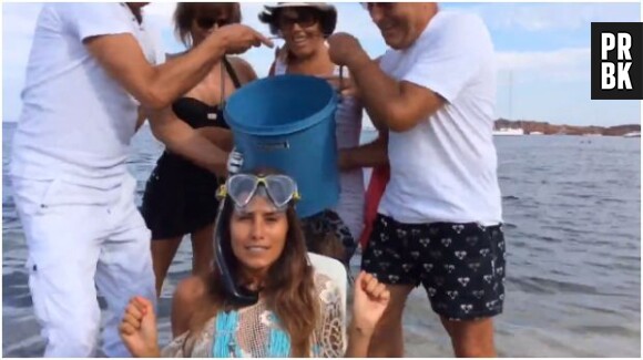 Karine Ferri glacée par l'Ice Bucket Challenge