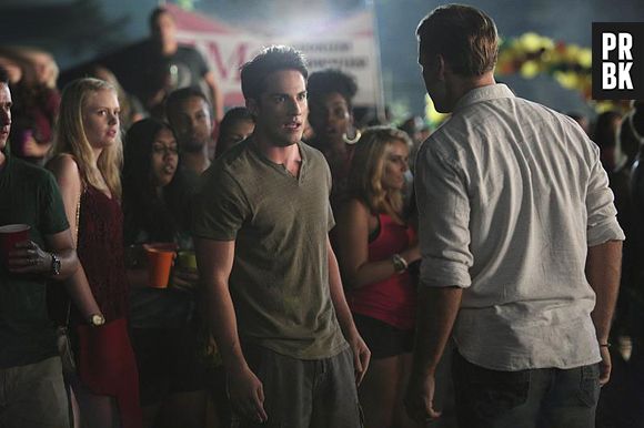 Vampire Diaries saison 6, épisode 1 : Michael Trevino sur une photo