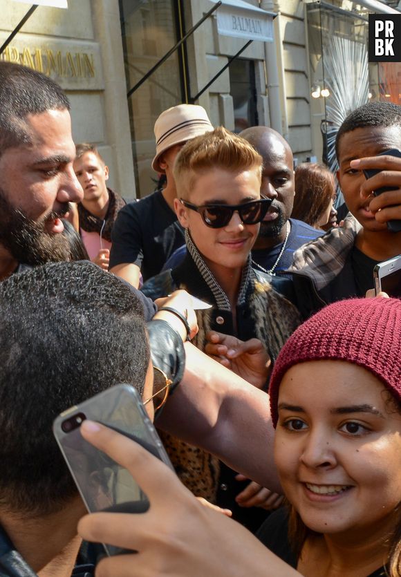Justin Bieber et ses fans, le 30 septembre 2014 à Paris
