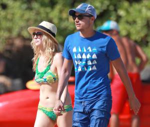 Candice Accola et Joe King pendant leurs vacances &agrave; Hawaii, le 16 avril 2014