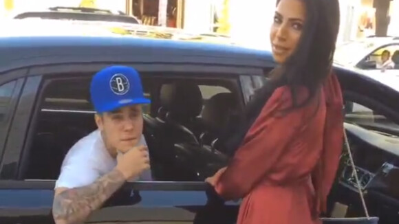 Justin Bieber drague un sosie de Kim Kardashian dans la rue