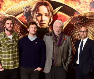 Hunger Games 3 : l'équipe du film (Liam Hemsworth, Sam Claflin, Donald Sutherland et Stanley Tucci) durant un photocall à Londres (9 novembre 2014)