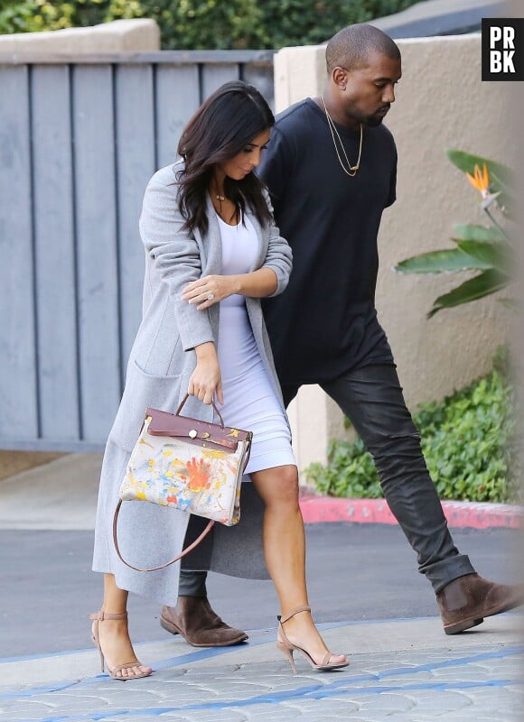 Kim Kardashian utilise sa fille pour avec des sacs originaux
