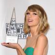 Taylor Swift gagnante aux American Music Awards 2014 le 23 novembre 2014