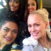 Flora Coquerel et d'autres Miss en mode selfie avant Miss Monde 2014 à Londres