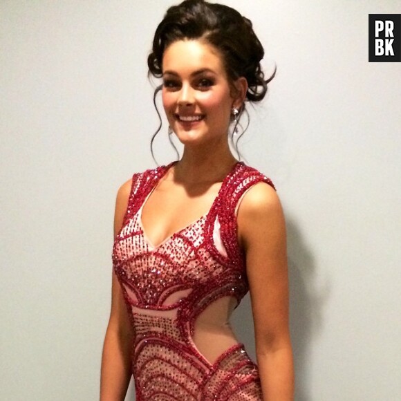 Rolene Strauss (Miss Monde 2014) sexy en robe de soirée sur Instagram