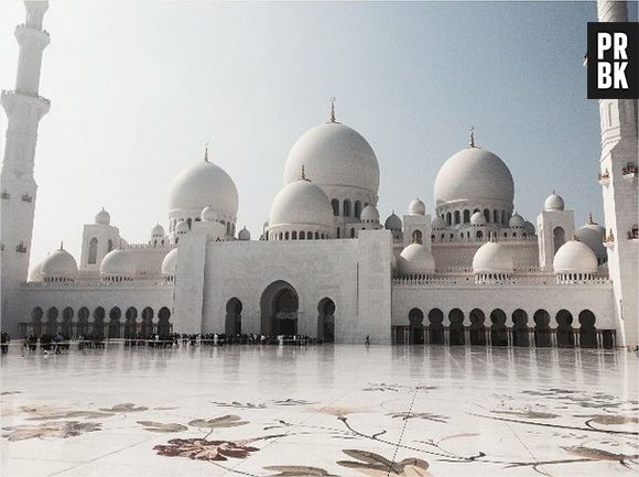 Selena Gomez : des photos jugées "irrespectueuses" lors de la visite de la mosquée Sheikh Zayed à Abu Dhabi, décembre 2014