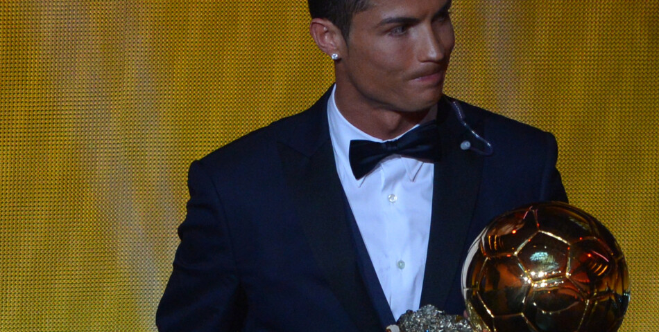  Cristiano Ronaldo a re&amp;ccedil;u le Ballon d&#039;or 2014, le 12 janvier 2015 &amp;agrave; Zurich 